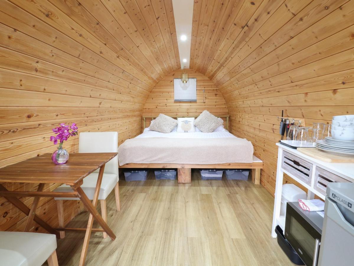 The Pod At Bank House Farm Villa Stafford Exteriör bild